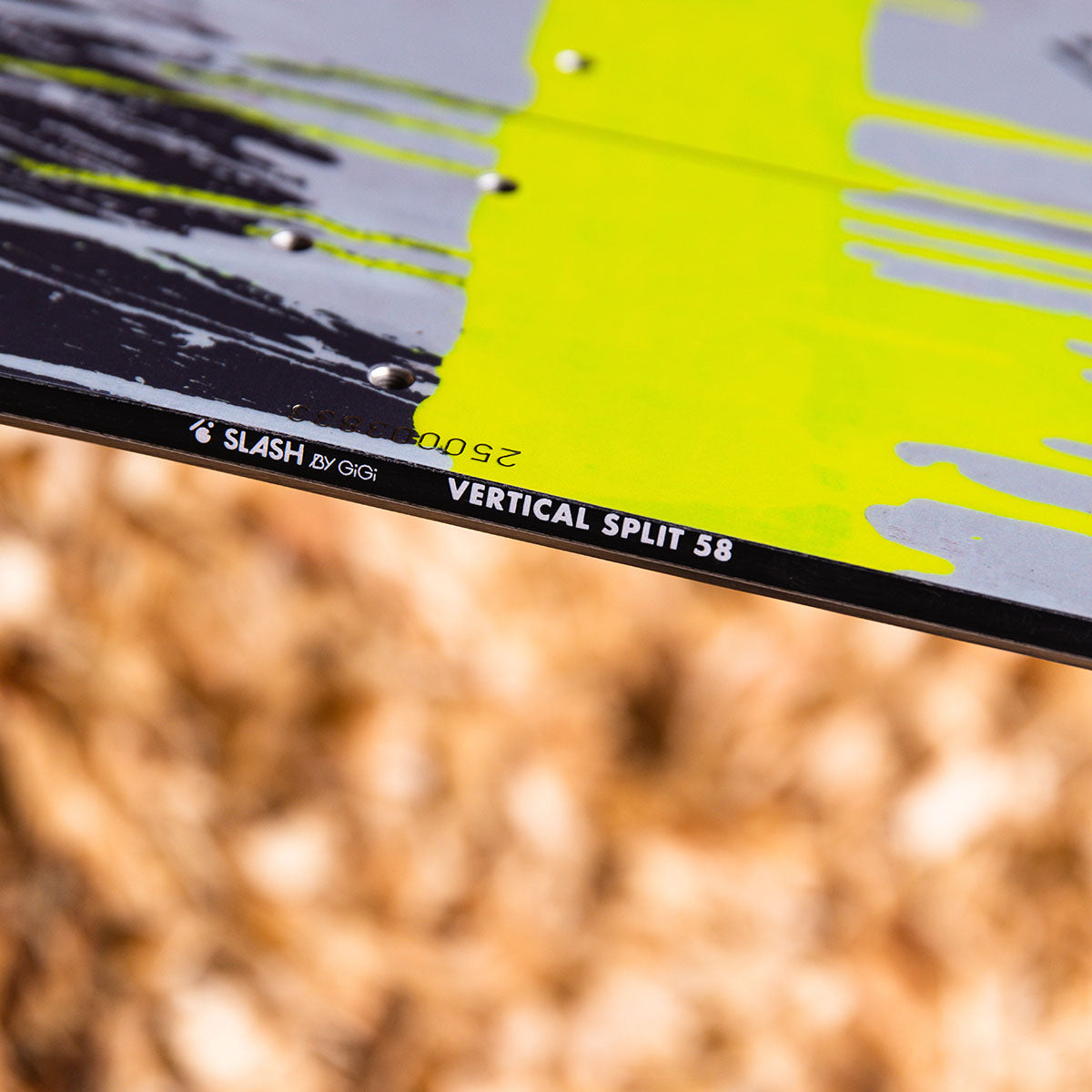 Slash by GiGi -  Vertical Split Snowboard - ApARTment